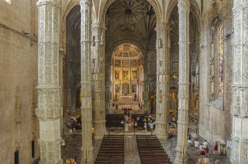 Церковь монастыря Jeronimos, Лиссабон, Португалия стоковое изображение rf Церковь монастыря Jeronimos, Лиссабон, Португалия стоковое изображение rf