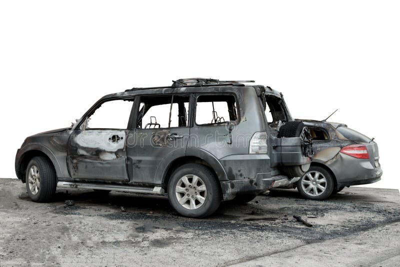 частично сгоренный вниз с автомобиля для пользы в фотомонтаже, SUV после огня, изолята стоковые фотографии rf частично сгоренный вниз с автомобиля для пользы в фотомонтаже, SUV после огня, изолята стоковые фотографии rf