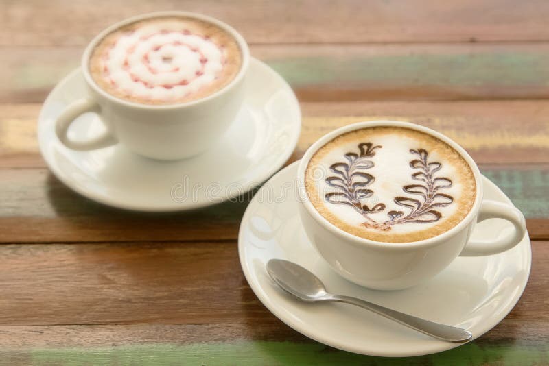 Чашка горячего кофе искусства latte стоковое фото Чашка горячего кофе искусства latte стоковое фото