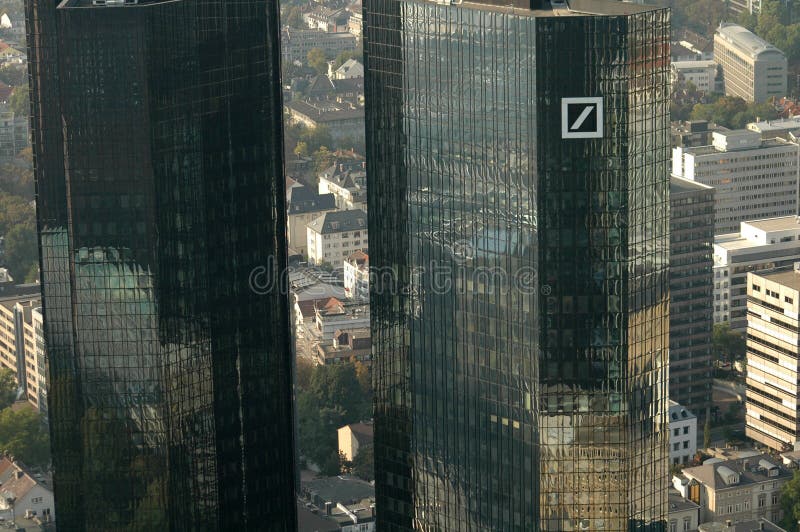 Штабы Deutsche Bank стоковые изображения rf Штабы Deutsche Bank стоковые изображения rf