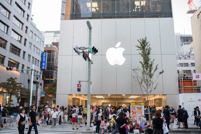 Экстерьер магазина Яблока в районе Ginza Токио стоковые изображения Экстерьер магазина Яблока в районе Ginza Токио стоковые изображения