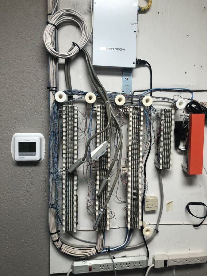 электропроводка и кабели стоковая фотография rf