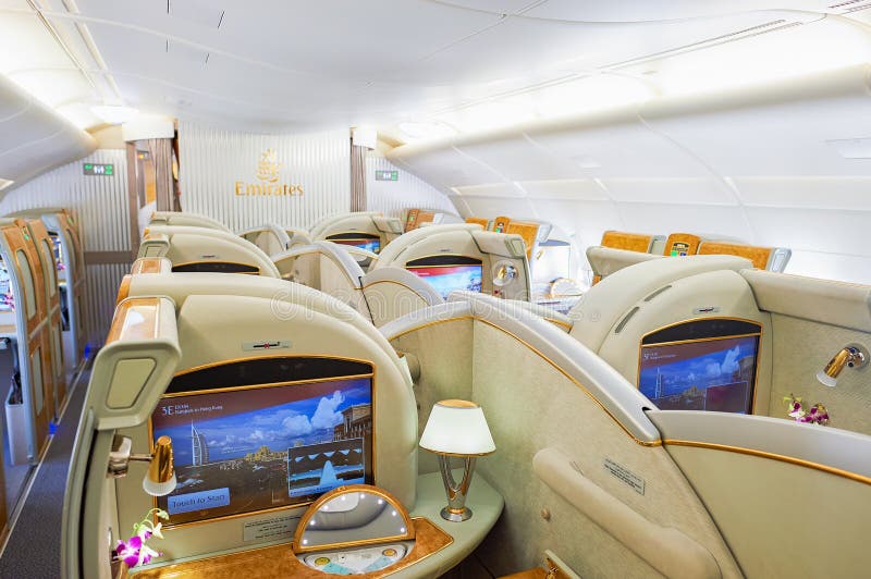 эмираты a380 airbus стоковая фотография rf эмираты a380 airbus стоковая фотография rf