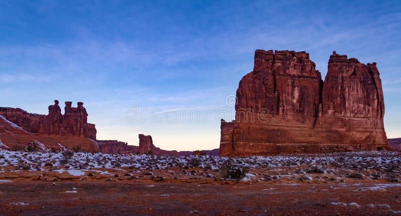 Эффектный панорамный взгляд ` ` органа в национальном парке сводов в Moab, Юте стоковое фото rf Эффектный панорамный взгляд ` ` органа в национальном парке сводов в Moab, Юте стоковое фото rf