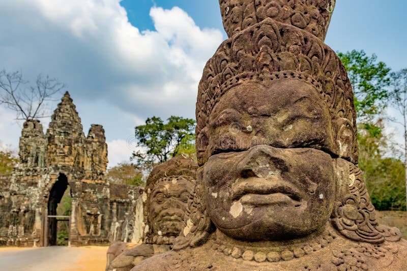 Южный строб к Angkor Thom в Камбодже стоковая фотография Южный строб к Angkor Thom в Камбодже стоковая фотография