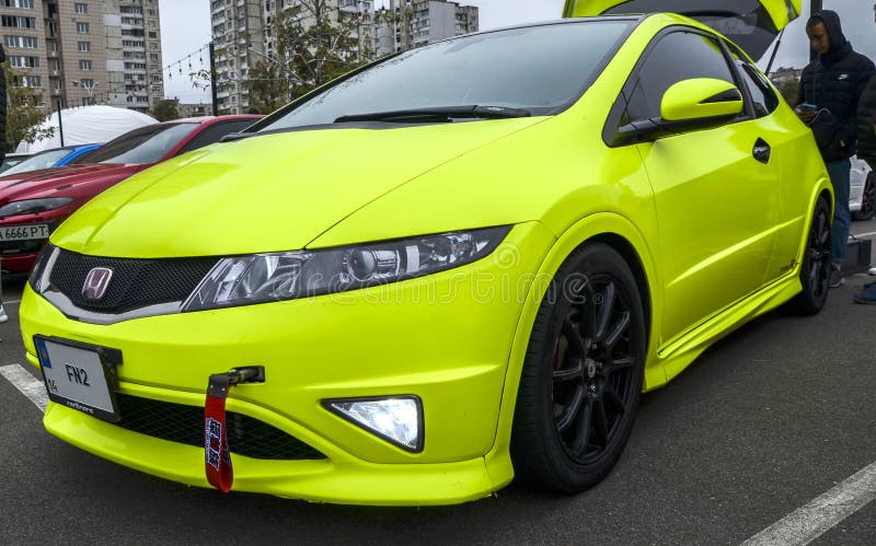Яркий неоновый зеленый Honda Civic Type R FN2 стоковые изображения
