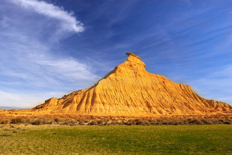 “Cabezo de las Cortinillas “in Bardenas fotografie stock “Cabezo de las Cortinillas “in Bardenas fotografie stock