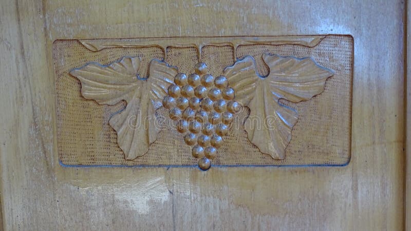 红木葡萄雕 葡萄の彫刻が素晴らしいイギリスアンティークキャビネット 59008