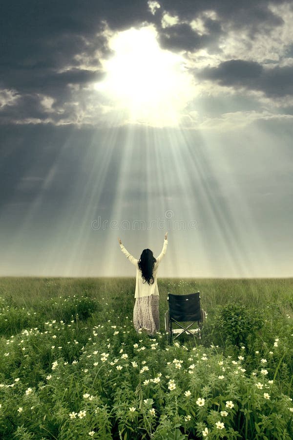 上帝的次幂愈合的妇女 免版税库存图片