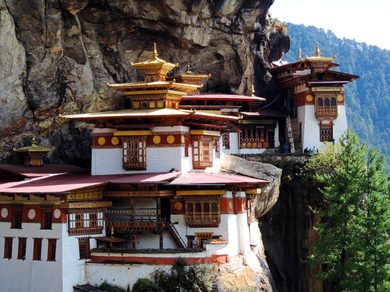 Paro Taktang又称Tiger& X27;s Nest,是喜马拉雅山的著名佛教 Paro Taktang又称Tiger& X27;s Nest,是喜马拉雅山的著名佛教