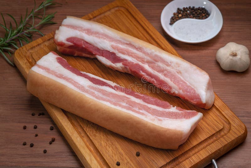 两块鲜猪肉肚 免版税图库摄影