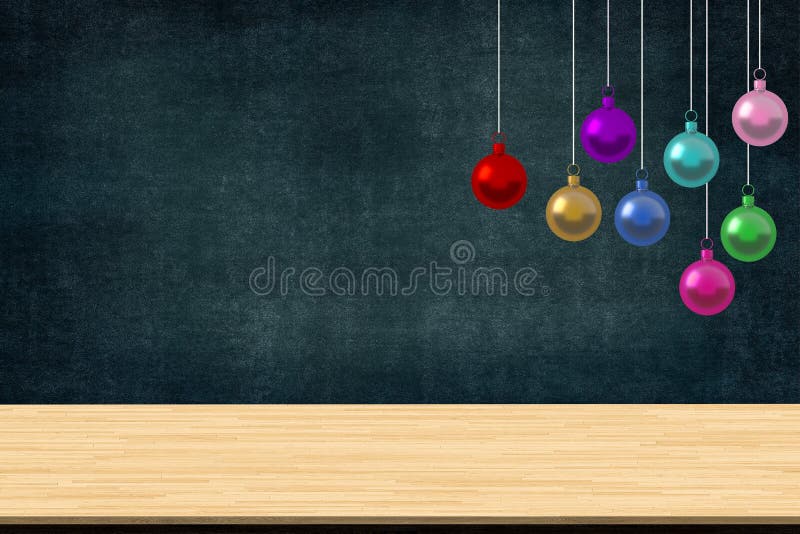 五颜六色的圣诞节球装饰垂悬在学校类有书桌的在黑板背景 图片艺术的w拷贝空间 图库摄影 五颜六色的圣诞节球装饰垂悬在学校类有书桌的在黑板背景 图片艺术的w拷贝空间 图库摄影