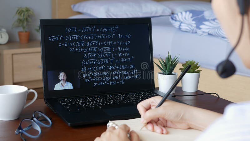 亚洲教师在线在线直播课程,让学生在家用笔记本电脑讲课. 电子学习自学 股票视频