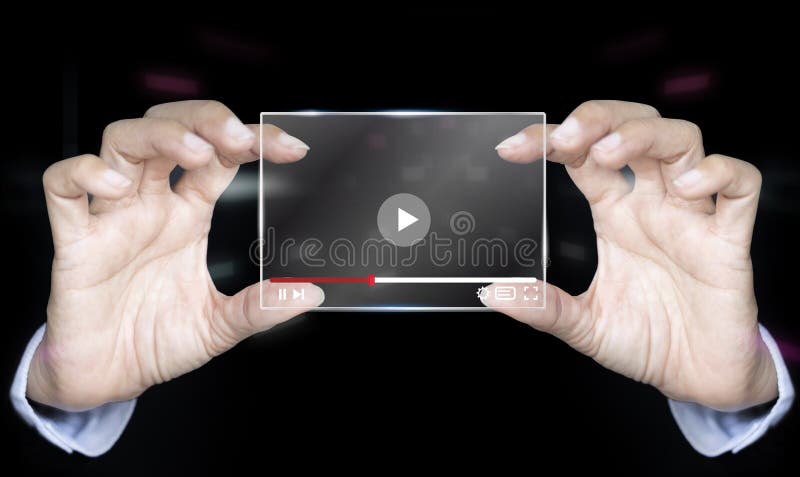 在线直播视频营销概念。由人类双手制作的照片标志背景 免版税库存图片