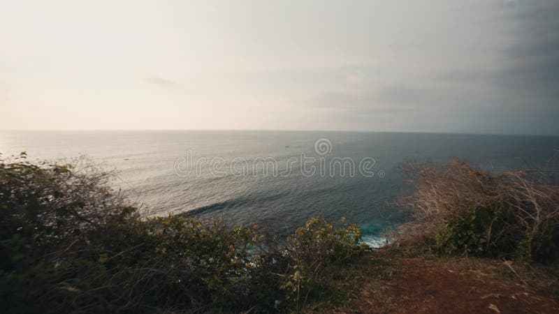 从悬崖到大海的美丽景色