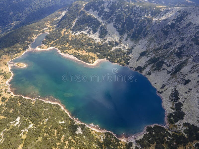 从空中看保加利亚的臭湖里拉山 免版税库存照片