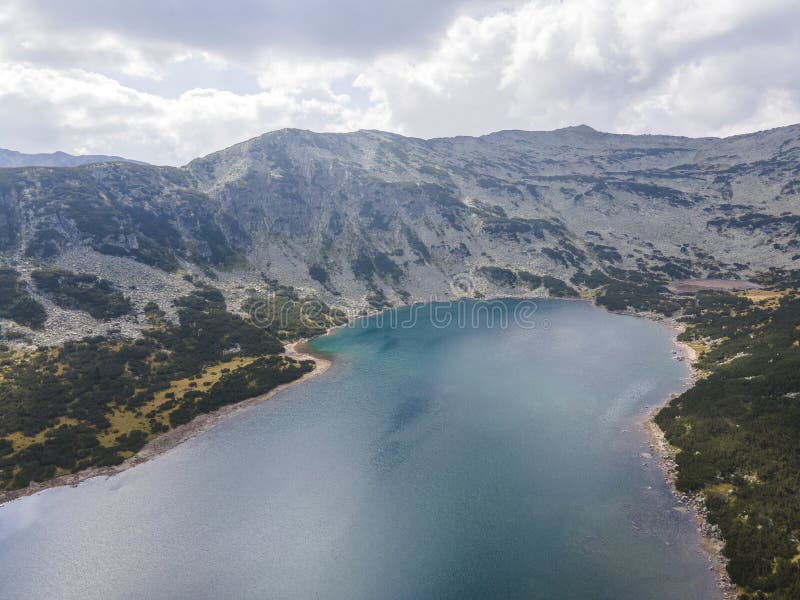 从空中看保加利亚的臭湖里拉山 免版税库存图片