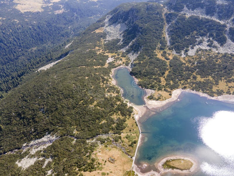从空中看保加利亚的臭湖里拉山 免版税库存照片