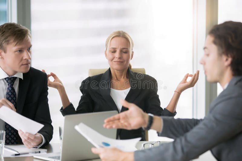 企业交涉,争论的人,思考的妇女 免版税库存照片 企业交涉,争论的人,思考的妇女 免版税库存照片
