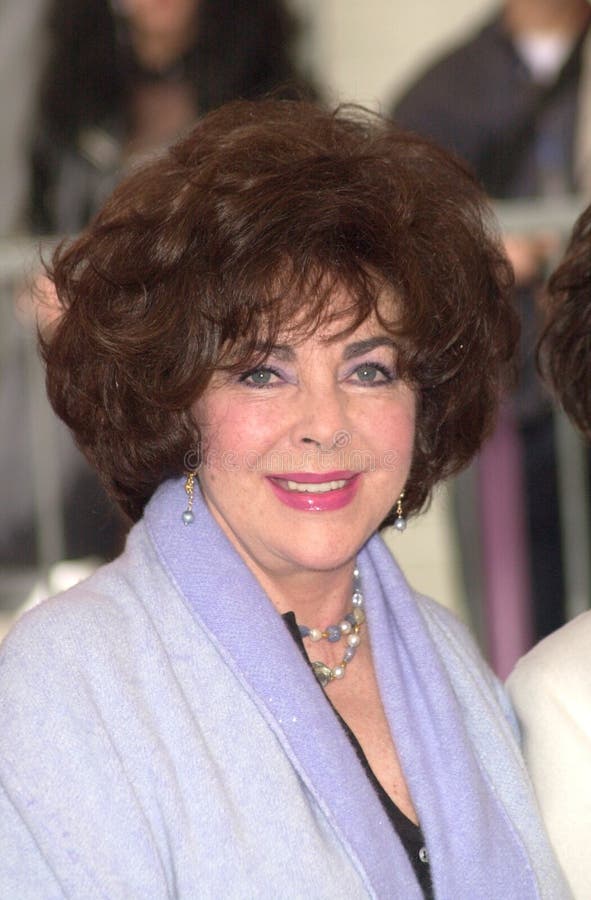 14FEB2000: Actress ELIZABETH TAYLOR at Hollywood Walk of Fame star ceremony for her friend songwriter Carole Bayer Sager. Paul Smith / Featureflash. 14FEB2000: Actress ELIZABETH TAYLOR at Hollywood Walk of Fame star ceremony for her friend songwriter Carole Bayer Sager. Paul Smith / Featureflash