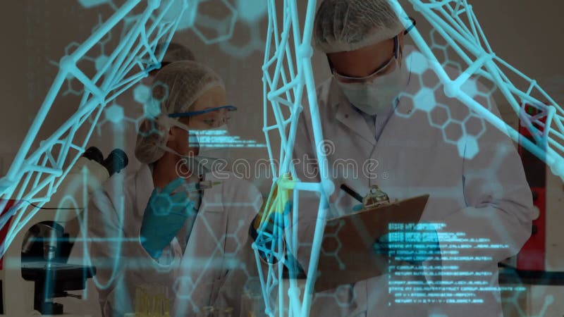 使用吸管的男性科学家记录显示分子数据覆盖的实验室数据的女性科学家 股票视频
