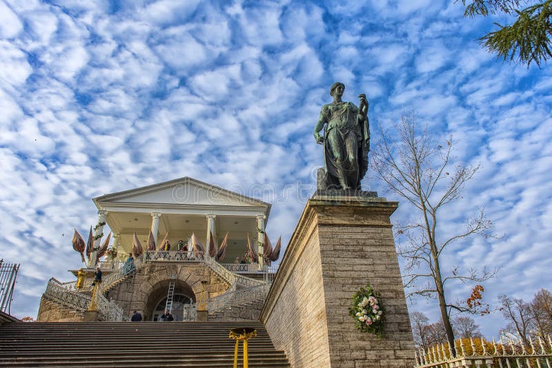 俄国 St彼得斯堡 Tsarskoe Selo普希金 古色古香的古铜 库存图片 俄国 St彼得斯堡 Tsarskoe Selo普希金 古色古香的古铜 库存图片