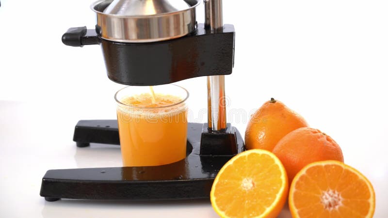 做桔子的新鲜的汁液 影视素材