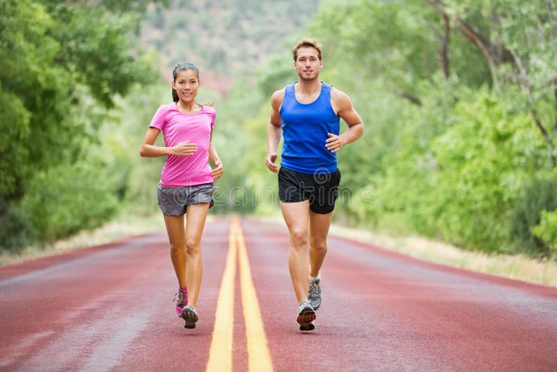 健身体育夫妇跑的跑步