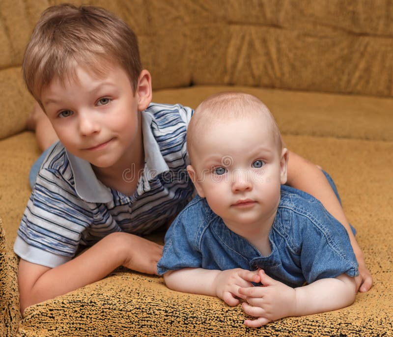 兄弟的画象。 库存图片