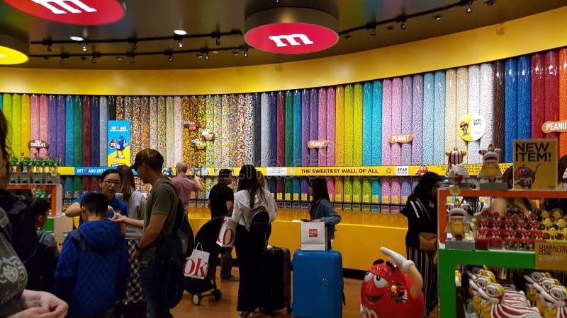 Cool World Famous m&m store In Las Vegas. Cool World Famous m&m store In Las Vegas