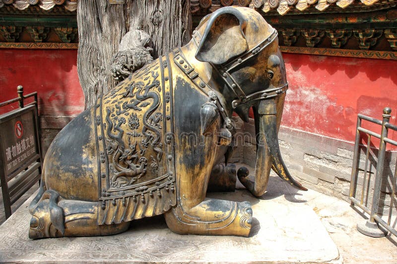 北京紫禁城大象跪库存图片. 图片包括有东部, 和谐, 野兽, 有历史