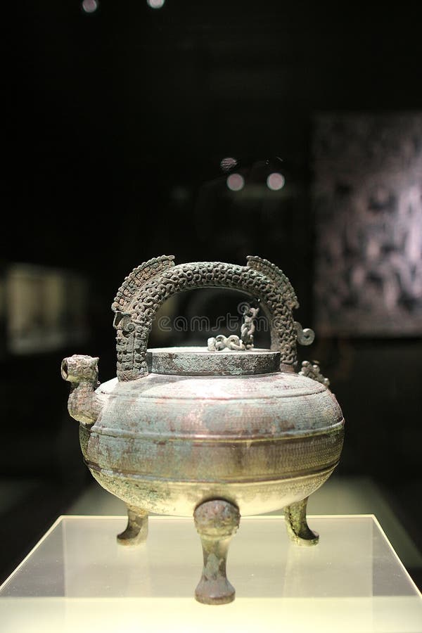 博物馆珍藏12尊蝉冠菩萨雕像— 中国山东博物馆编辑类图片. 图片 博物馆珍藏12尊蝉冠菩萨雕像— 中国山东博物馆编辑类图片. 图片