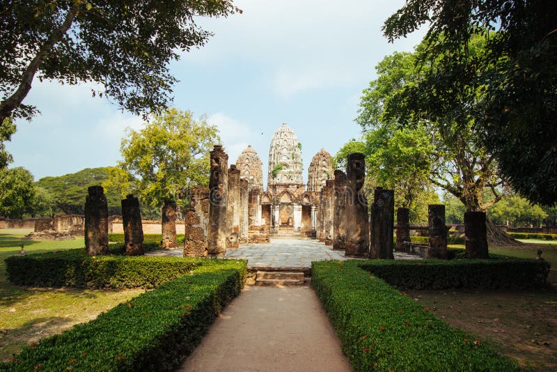 古庙美好的风景在sukhothai-historypark, Sukhothai,泰国的 库存图片 古庙美好的风景在sukhothai-historypark, Sukhothai,泰国的 库存图片