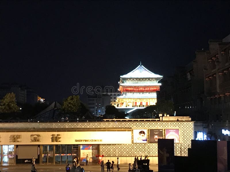 古老大厦在西安,陕西,在晚上 免版税库存照片 古老大厦在西安,陕西,在晚上 免版税库存照片