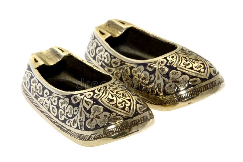 古色古香的烟灰缸黄铜中国鞋子
