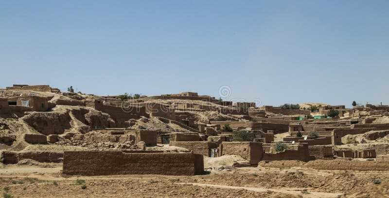 阿富汗东北部干旱中的一个村庄 库存照片