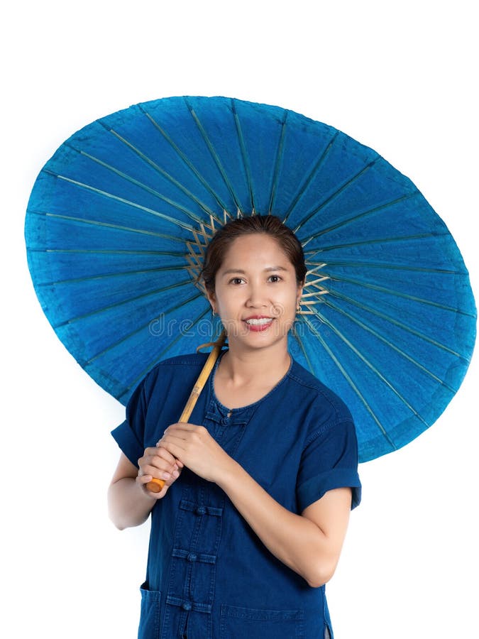 在清迈T东北部老传统礼服的泰国妇女 免版税库存照片