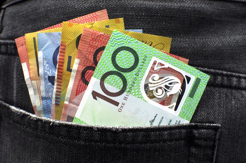 在牛仔裤的澳大利亚金钱支持口袋