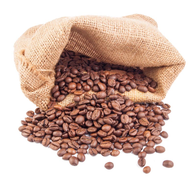 在白色背景隔绝的袋子的咖啡豆 免版税库存照片