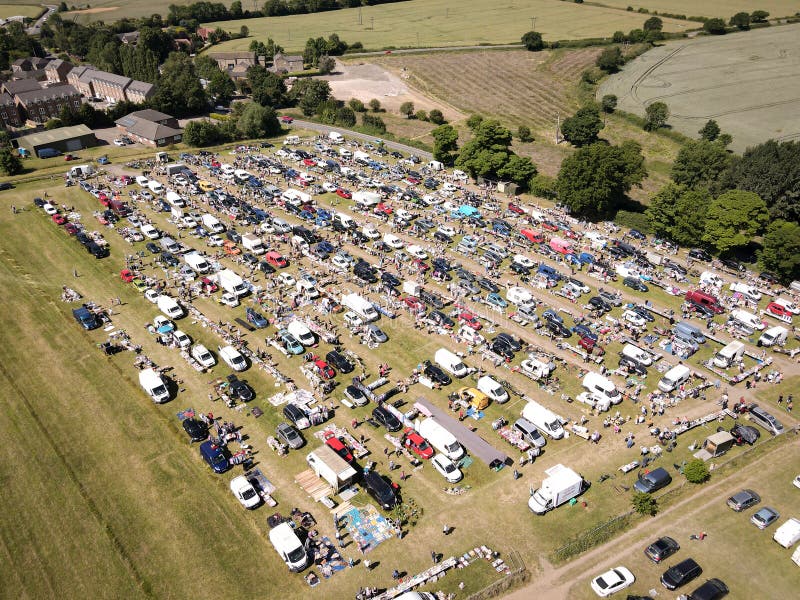 在草地上的汽车靴销售 编辑类图片. 图片 包括有 从第二手, 商业, 寄生虫, 项目, 人们, 采购, 出售 256176045