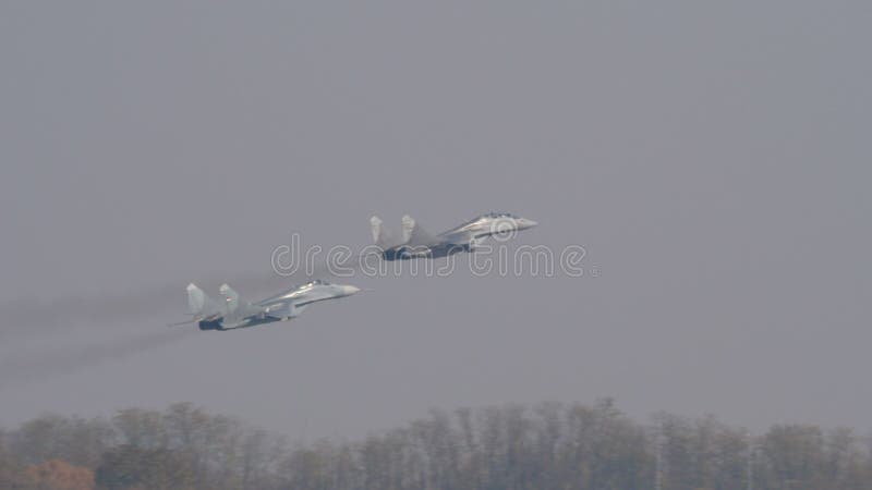 塞尔维亚空军米格29支点军机灰色迷彩起飞