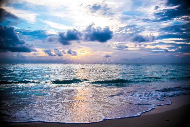 多米尼加共和国海岛日出和日落