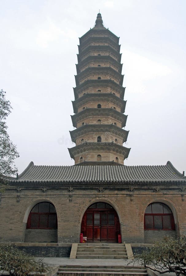 太原双塔寺永作寺著名塔塔. 库存图片. 图片包括有符号, 拱道