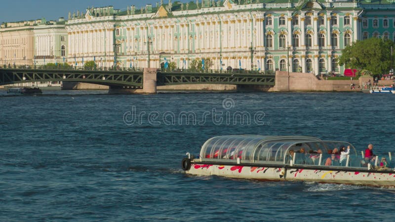 宫殿桥梁的看法在StPetersburg