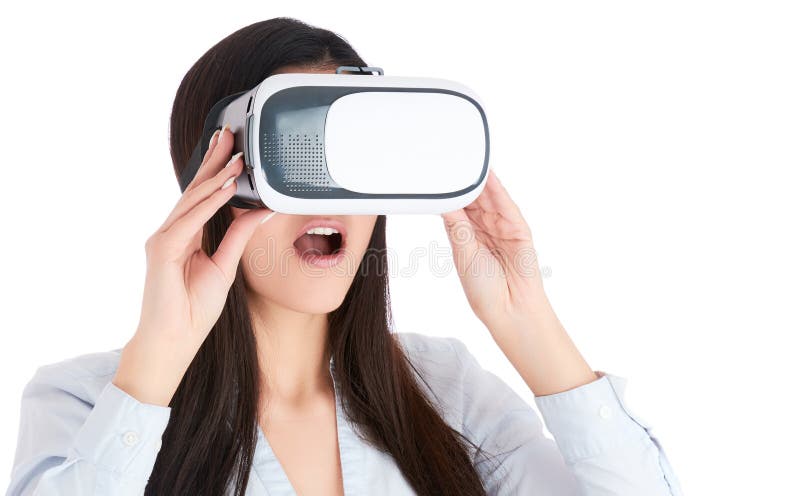 少妇使用在白色背景的VR耳机 库存图片