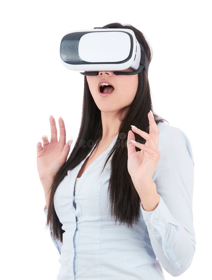 少妇使用在白色背景的VR耳机 免版税库存照片