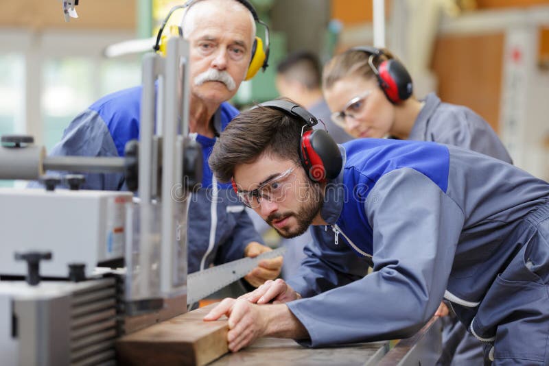 年轻的行业学徒 库存图片
