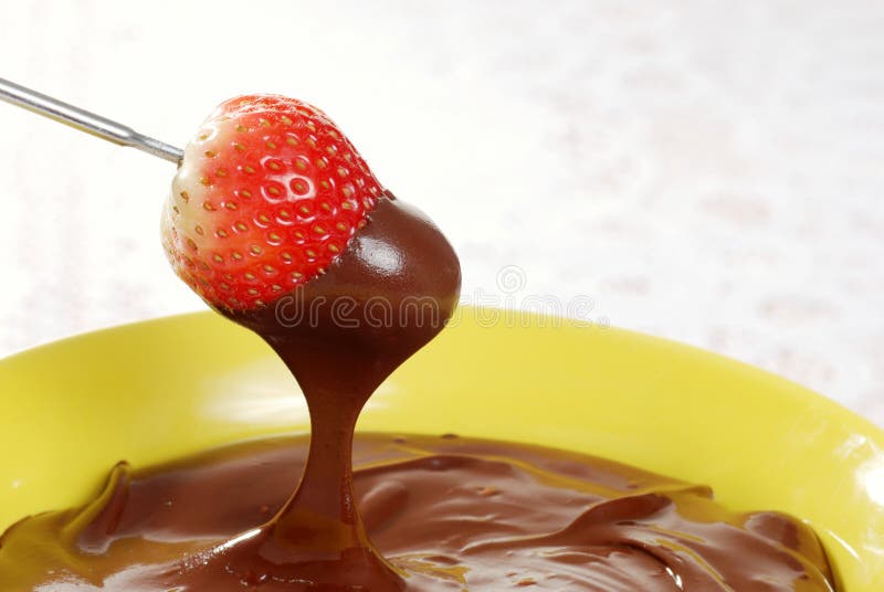 巧克力涮制菜肴宏观棍子草莓