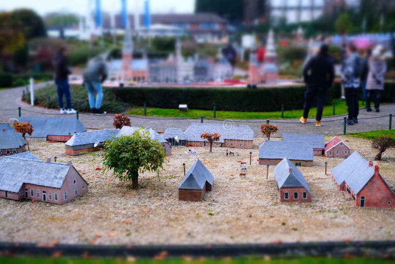 比利时布鲁塞尔的迷你欧洲，首都和微型建筑的倾移全景图 图库摄影