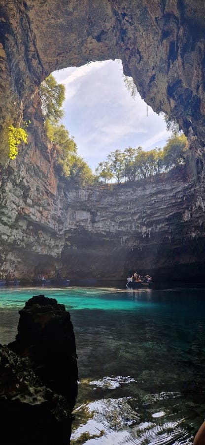 希腊凯法洛尼亚岛的梅利萨尼湖洞穴 免版税库存图片